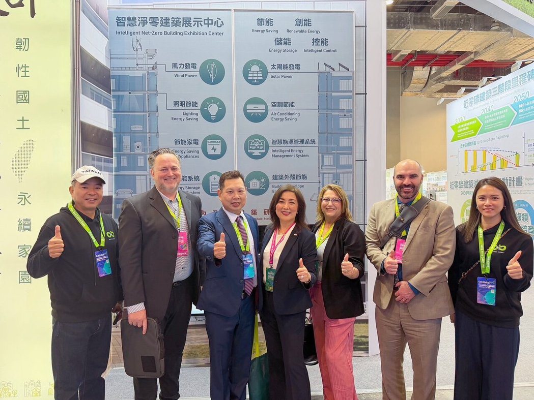 1774835820765024.jpg 177436615943244_P34771694.jpg